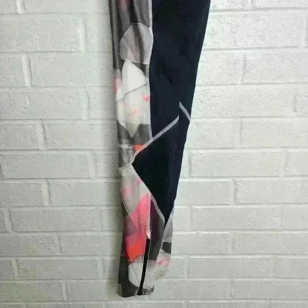 Under armour women's compression leggings geometric print size medium - Picture 4 of 14